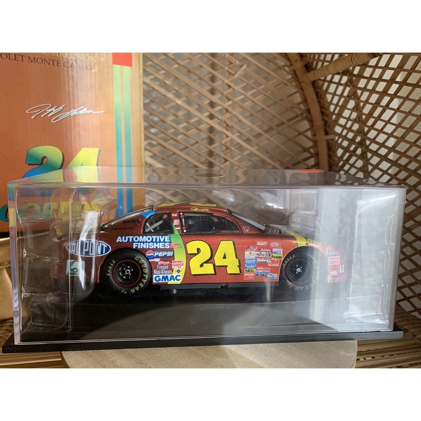 Jeff Gordon #24 1998 Diecast with Display Case