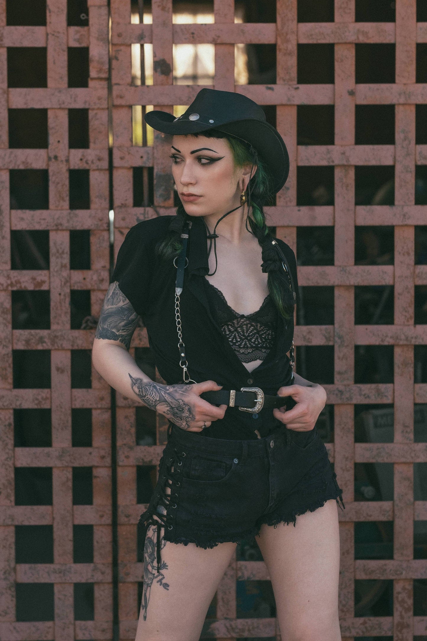 The Sharpshooter Western Goth Chain Black Harness