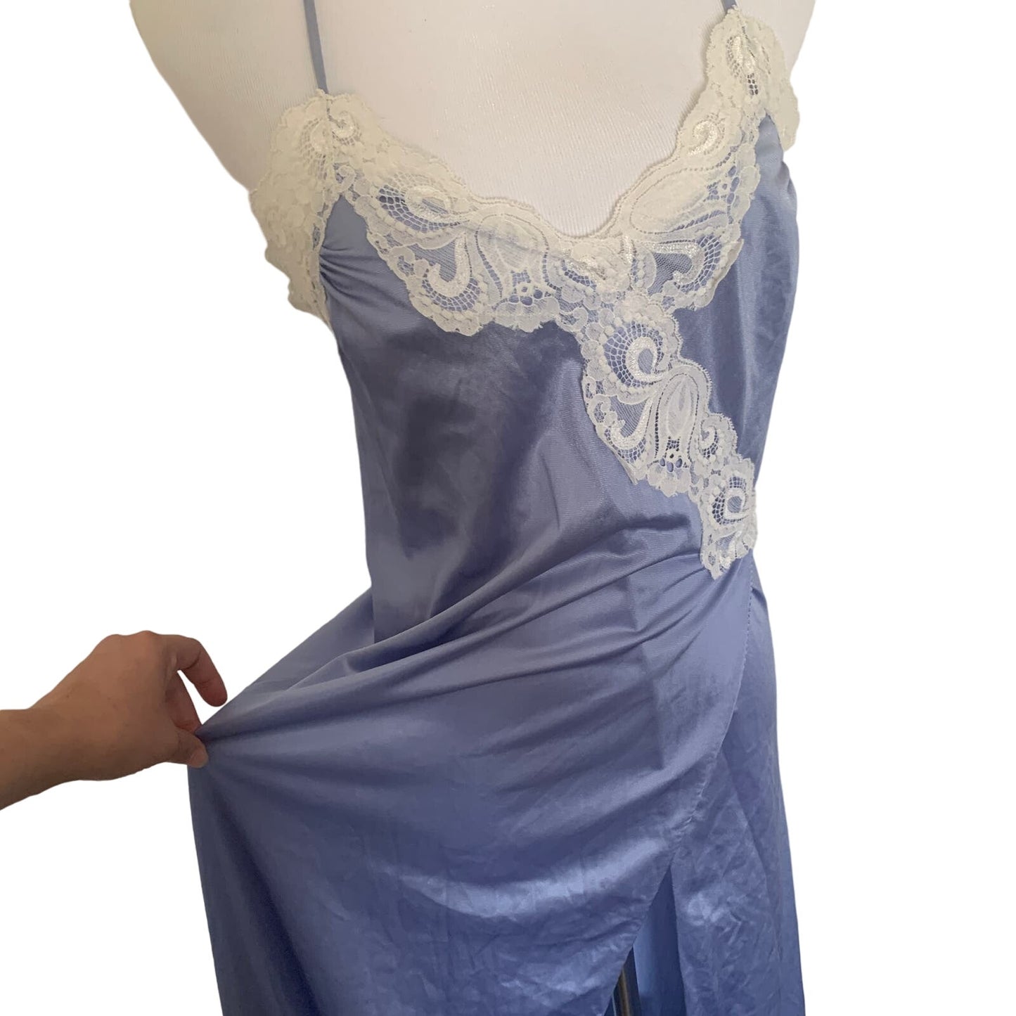 Vintage 1960s LeVoy's Blue & White Lace Nightgown Slip