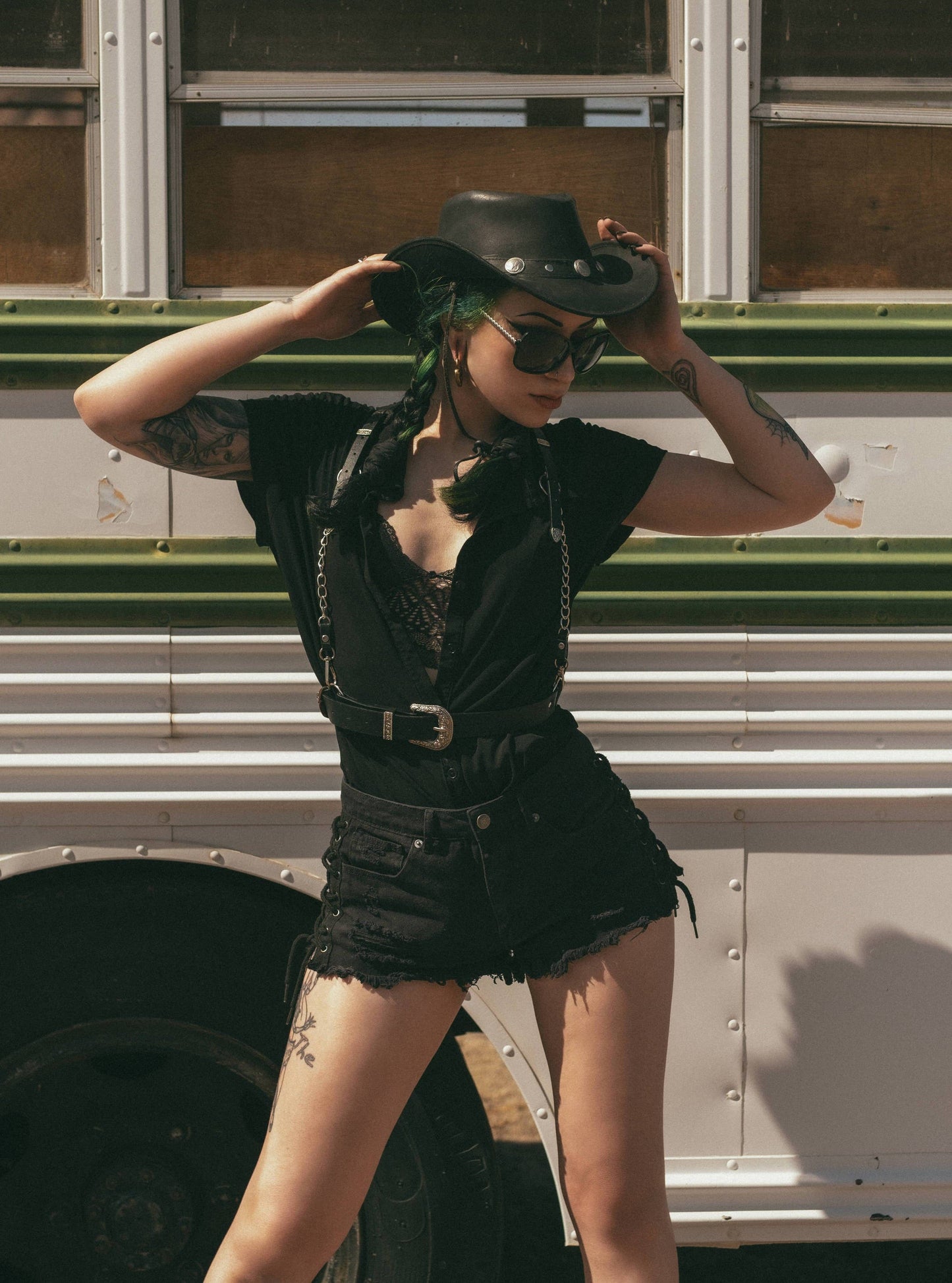 The Sharpshooter Western Goth Chain Black Harness
