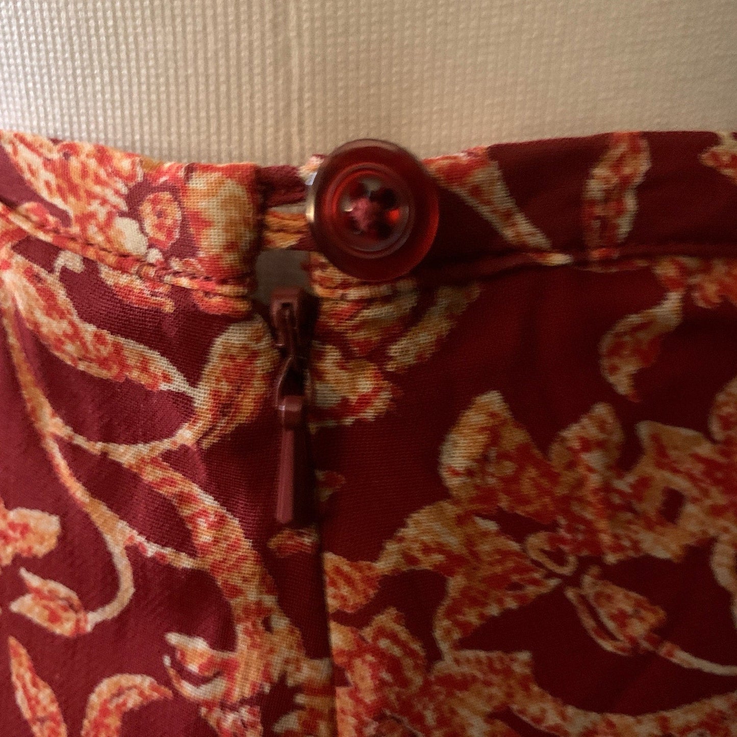 Eddie Bauer 90s Rust Red & Orange Floral Midi Skirt Womens Size 10 - Homeward Bound Goods