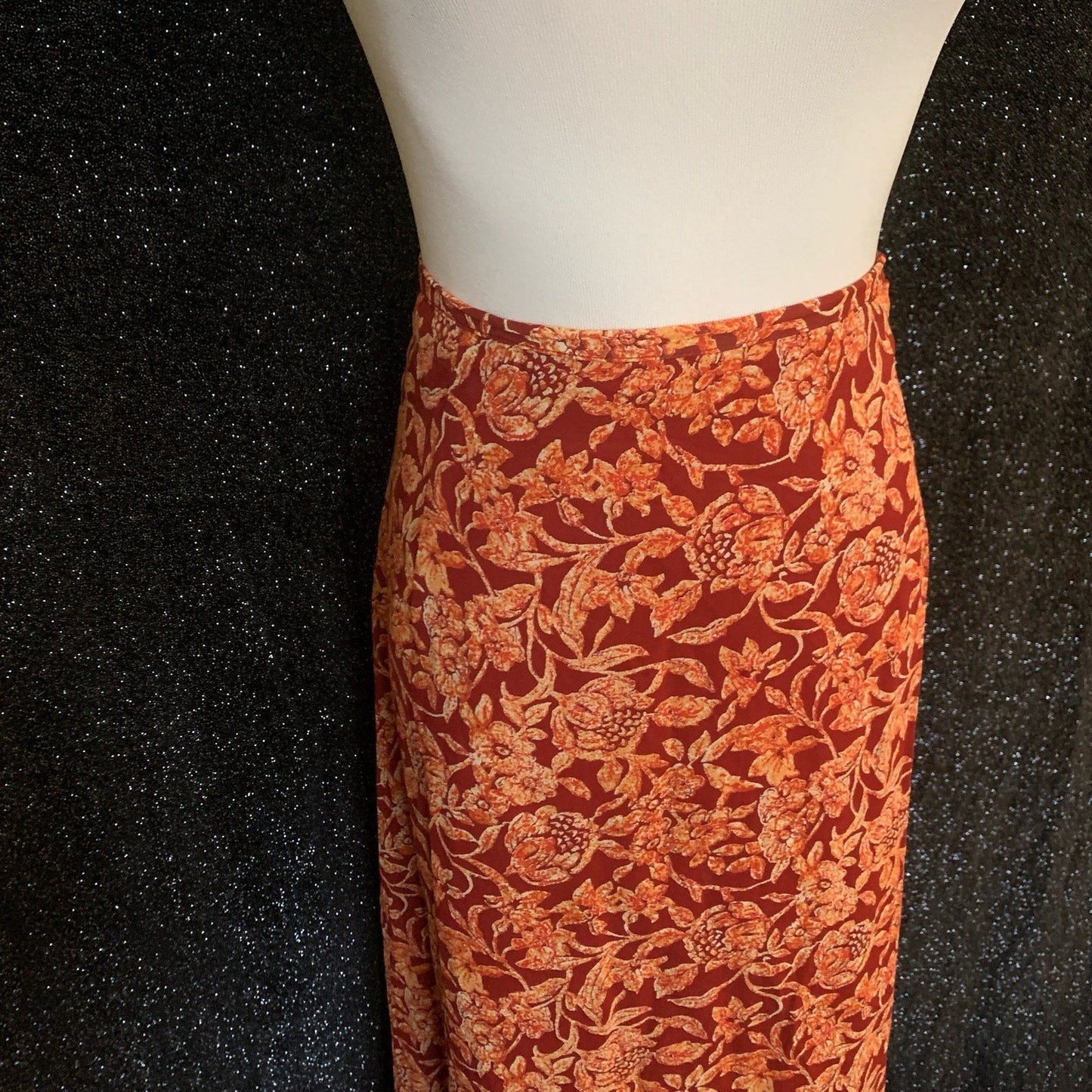 Eddie Bauer 90s Rust Red & Orange Floral Midi Skirt Womens Size 10 - Homeward Bound Goods