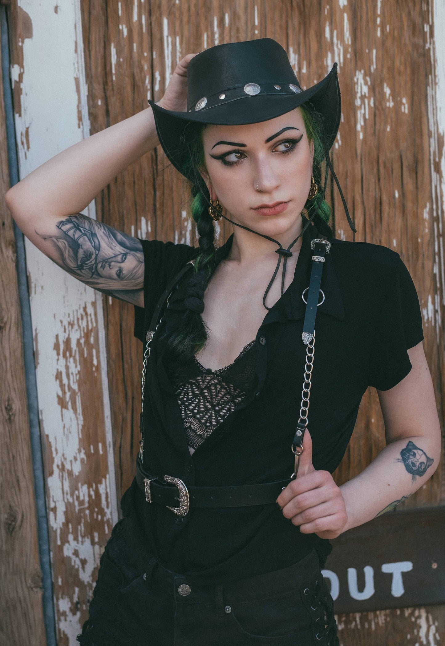 The Sharpshooter Western Goth Chain Black Harness